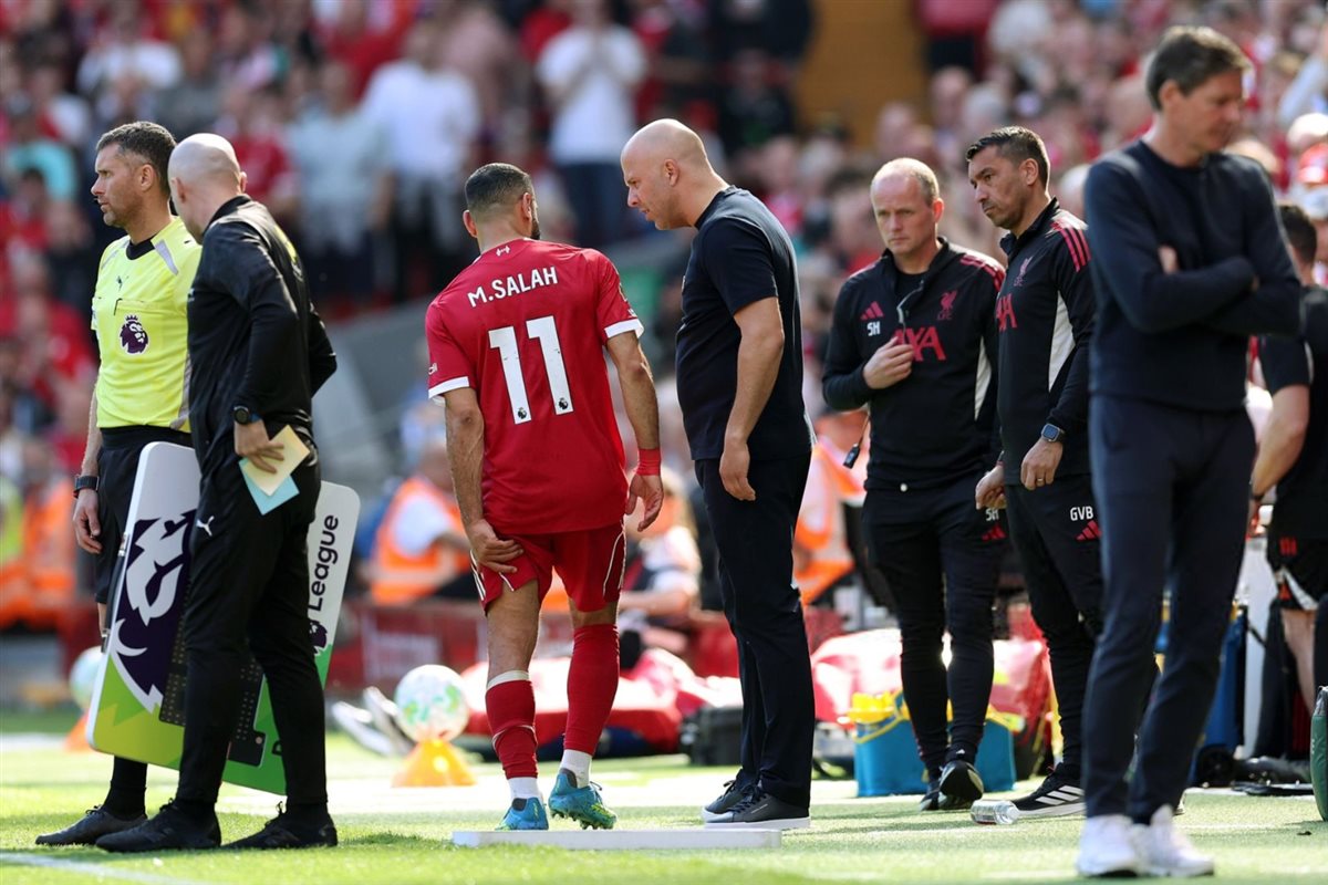 إصابة محمد صلاح في مباراة ليفربول وكريستال بالاس في الجولة 34 لمسابقة الدوري الإنجليزي الممتاز 2025 - 2026