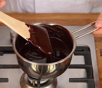طريقة عمل صوص الشوكولاتة للكيكة