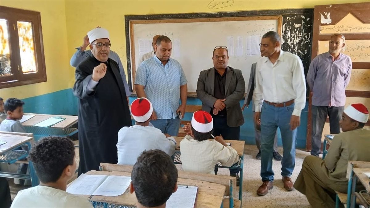 جولة وكيل منطقة الأقصر الازهرية لتفقد الامتحانات&nbsp;