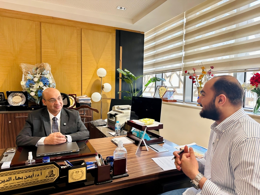 الدكتور أيمن بهاء الدين خلال حواره مع القاهرة 24