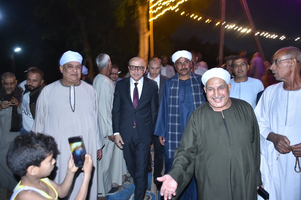 لقاء جماهيري لمحافظ الأقصر بأهالي قرية الرياينة&nbsp;