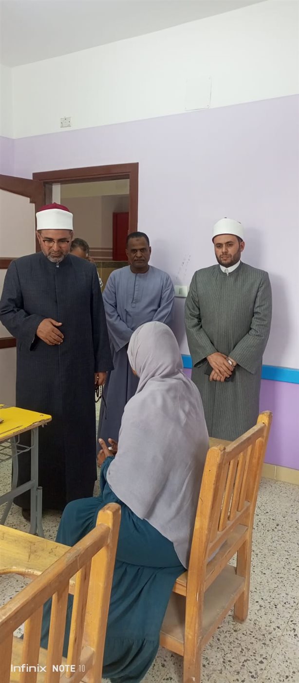 مدير الجامع الأزهر يتفقد أروقة القرآن الكريم بالأقصر