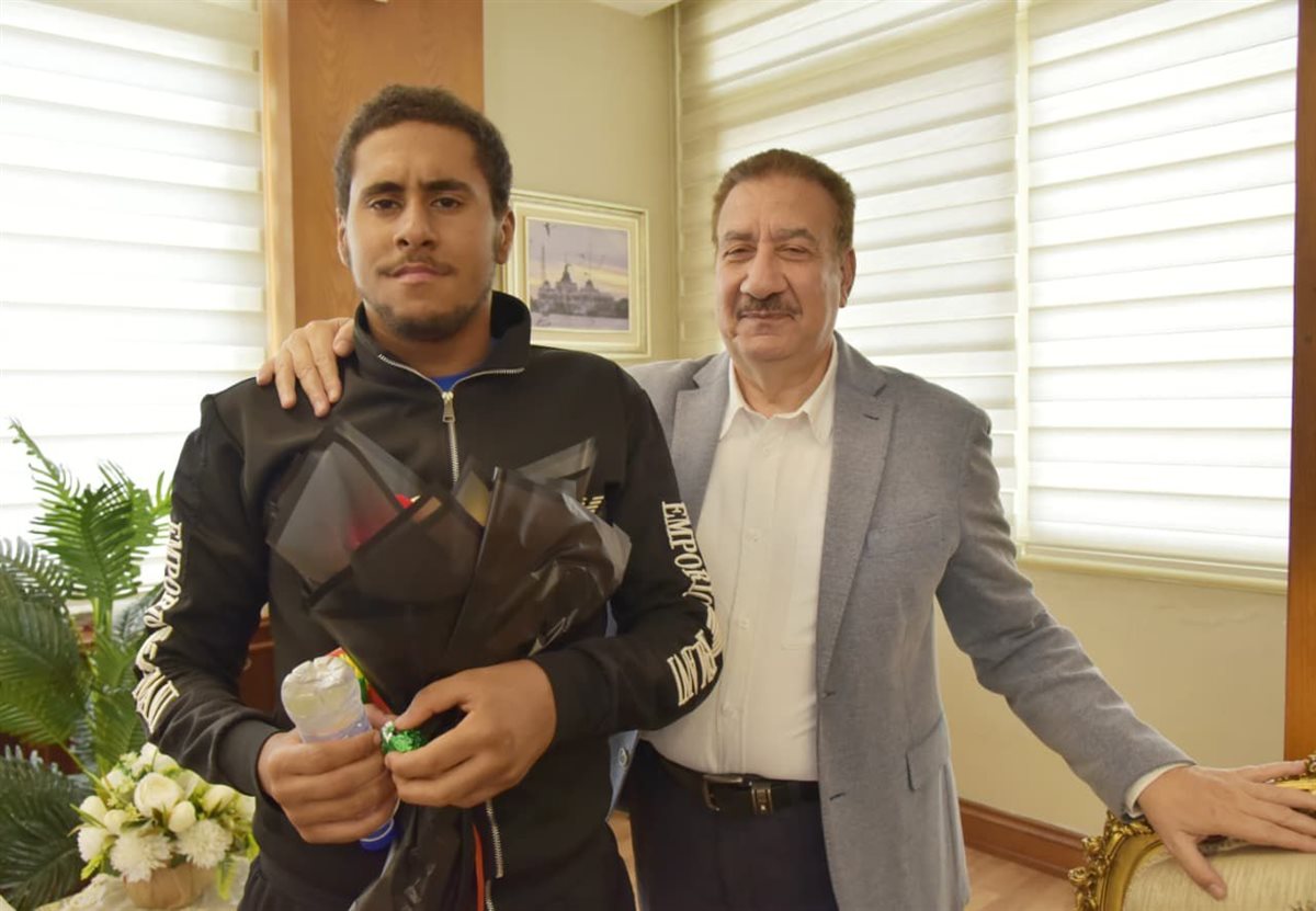 تكريم أسرة الشهيد محمود أبو جمرة وبطل الجمهورية للسباحة