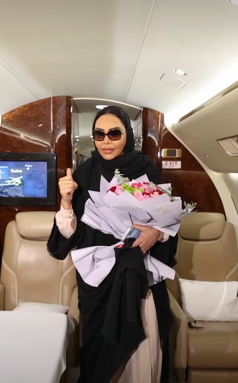 بـ طائرتهما الخاصة.. لقطات من وصول أحلام وزوجها إلى القاهرة لإحياء حفل ليلة الموسيقار طلال بـ دار الأوبرا المصرية