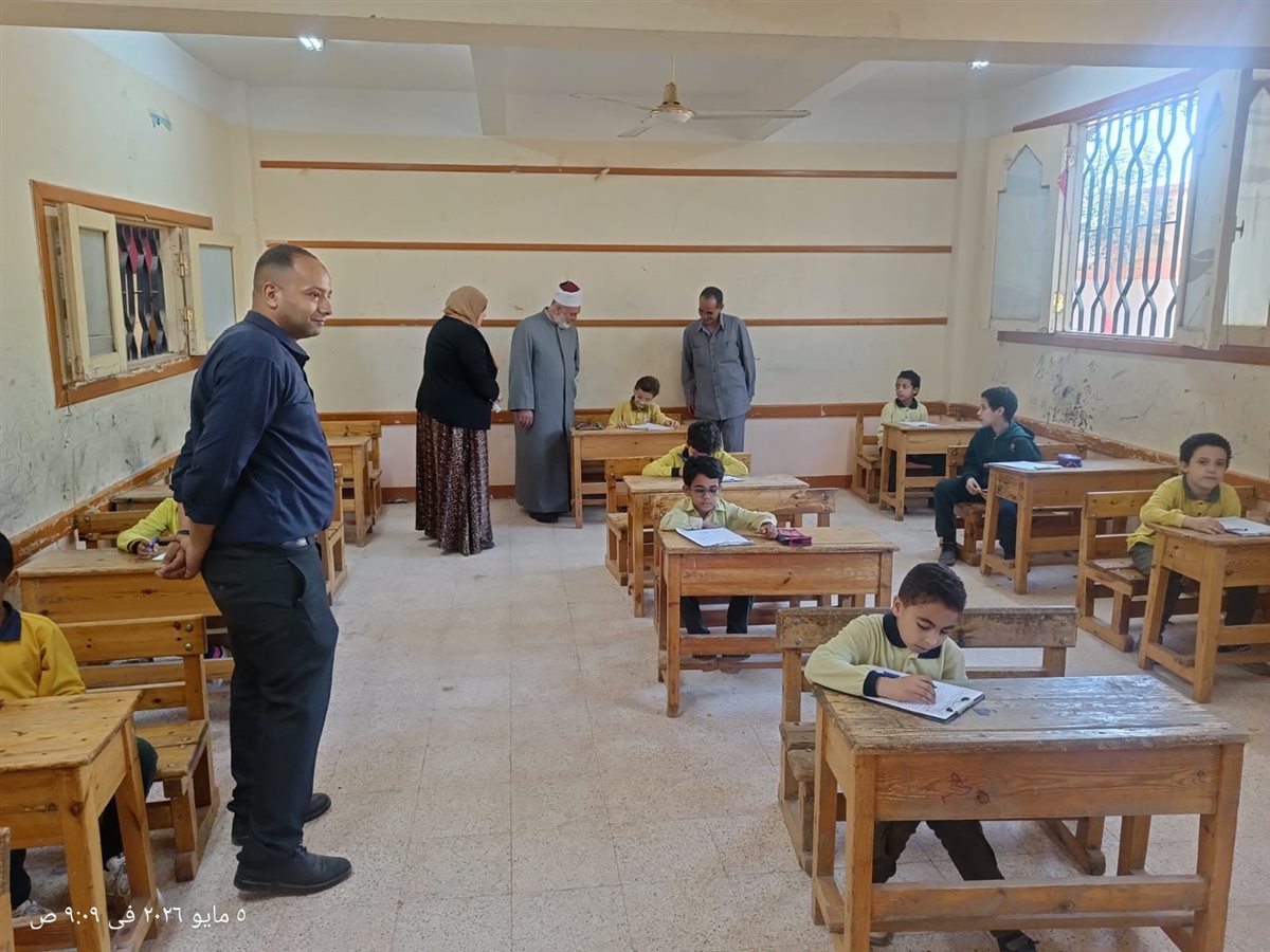 امتحانات النقل بمجمع علي بن أبي طالب النموذجي