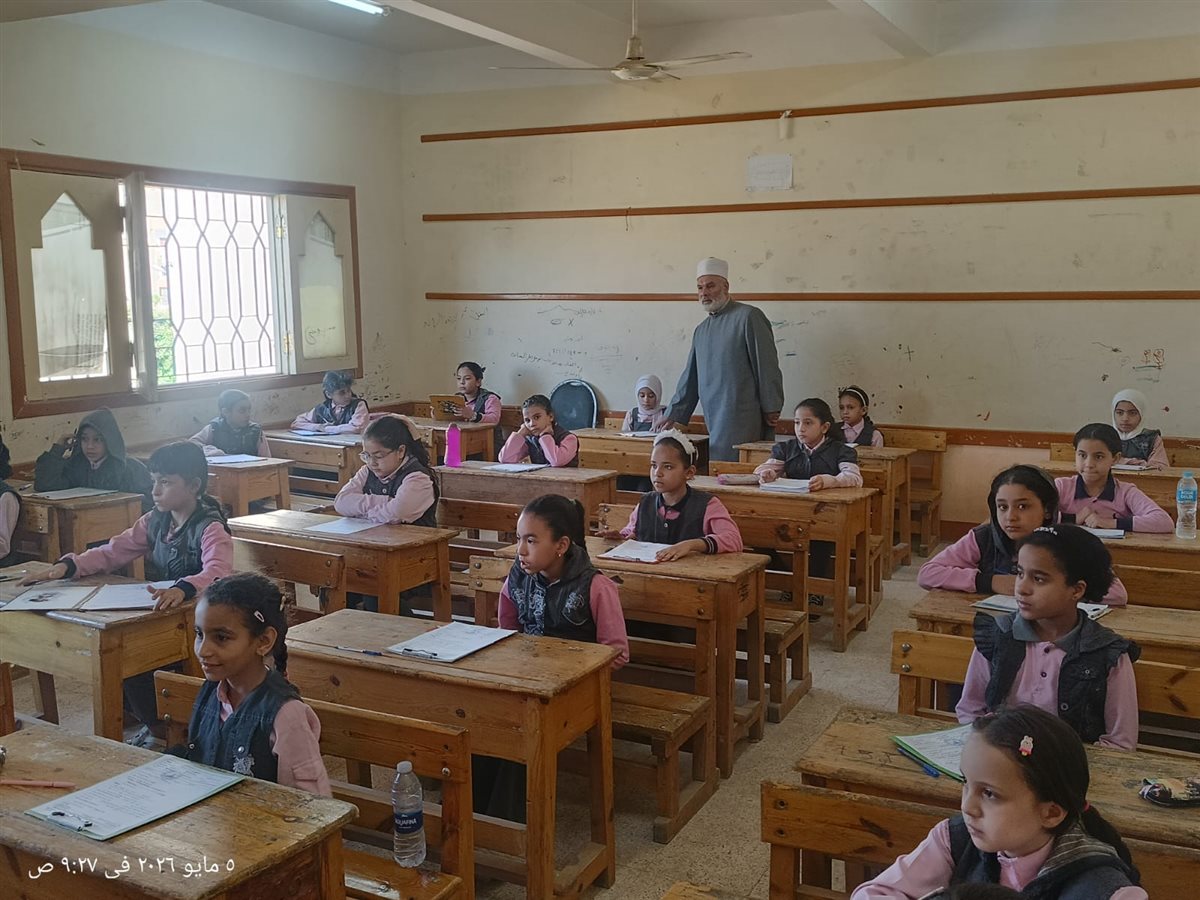 امتحانات النقل بمجمع علي بن أبي طالب النموذجي