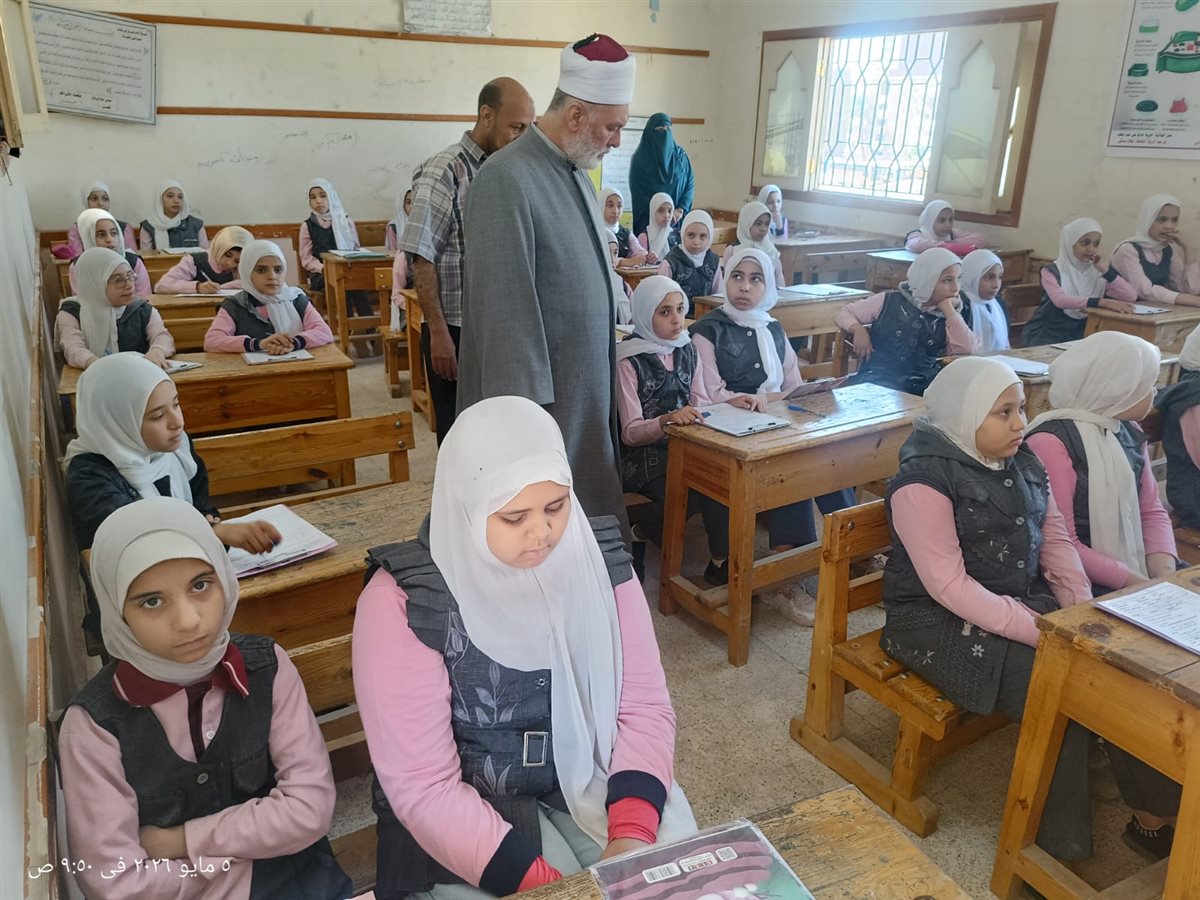 امتحانات النقل بمجمع علي بن أبي طالب النموذجي