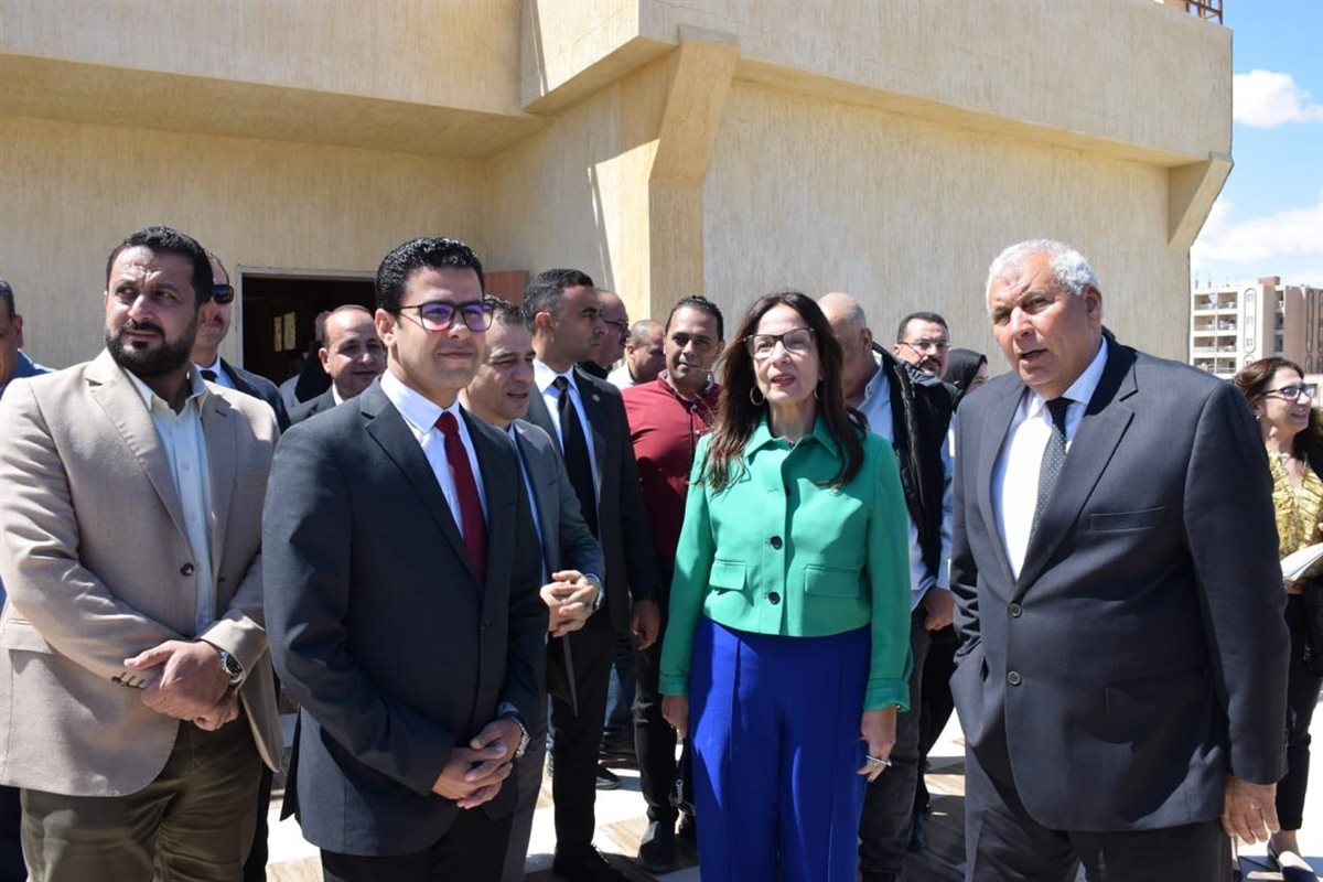 وزيرة الثقافة تتفقد فعاليات ثقافية وتراثية بمطروح