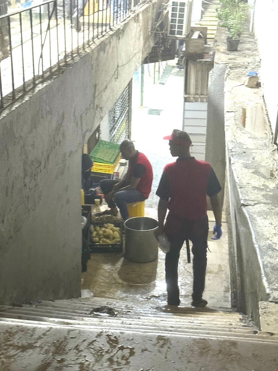 شكوى ضد مطعم جاد بسبب أزعاج سكان عقار بمصر الجديدة