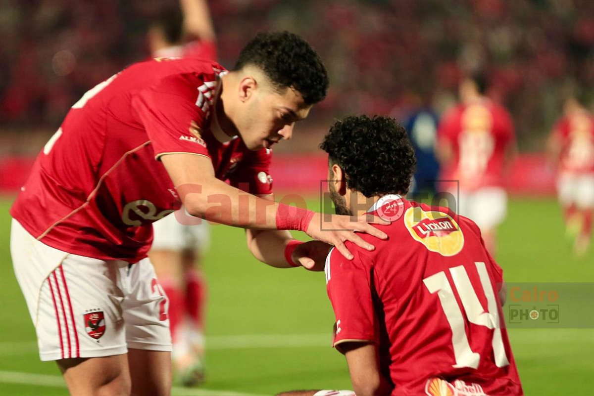 لقطات من احتفال زيزو والشحات بالهدف الثاني في مباراة إنبي&nbsp;