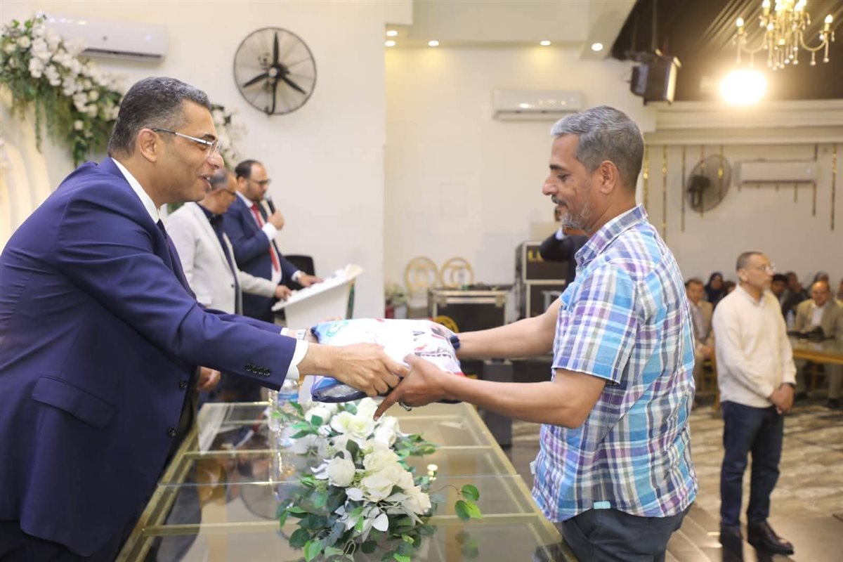 محافظ البحر الاحمر يودع بعثة الحج 