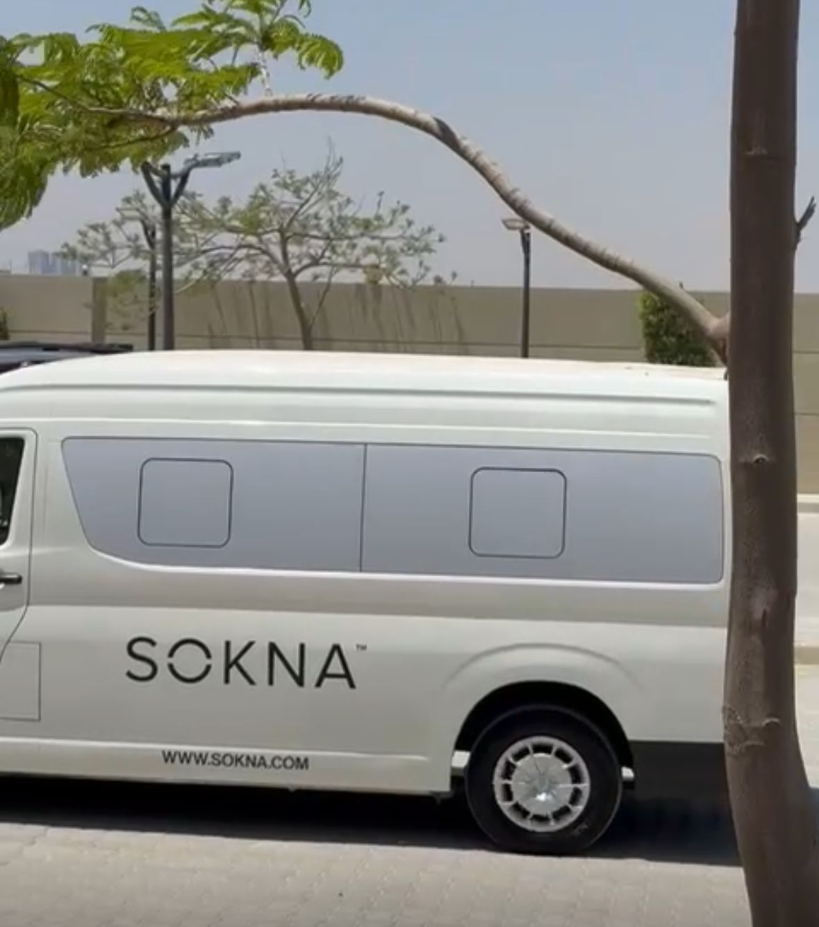 &nbsp;وصول جثمان أمير الغناء العربي هاني شاكر إلى مسجد أبو شقة استعدادًا لصلاة الجنازة