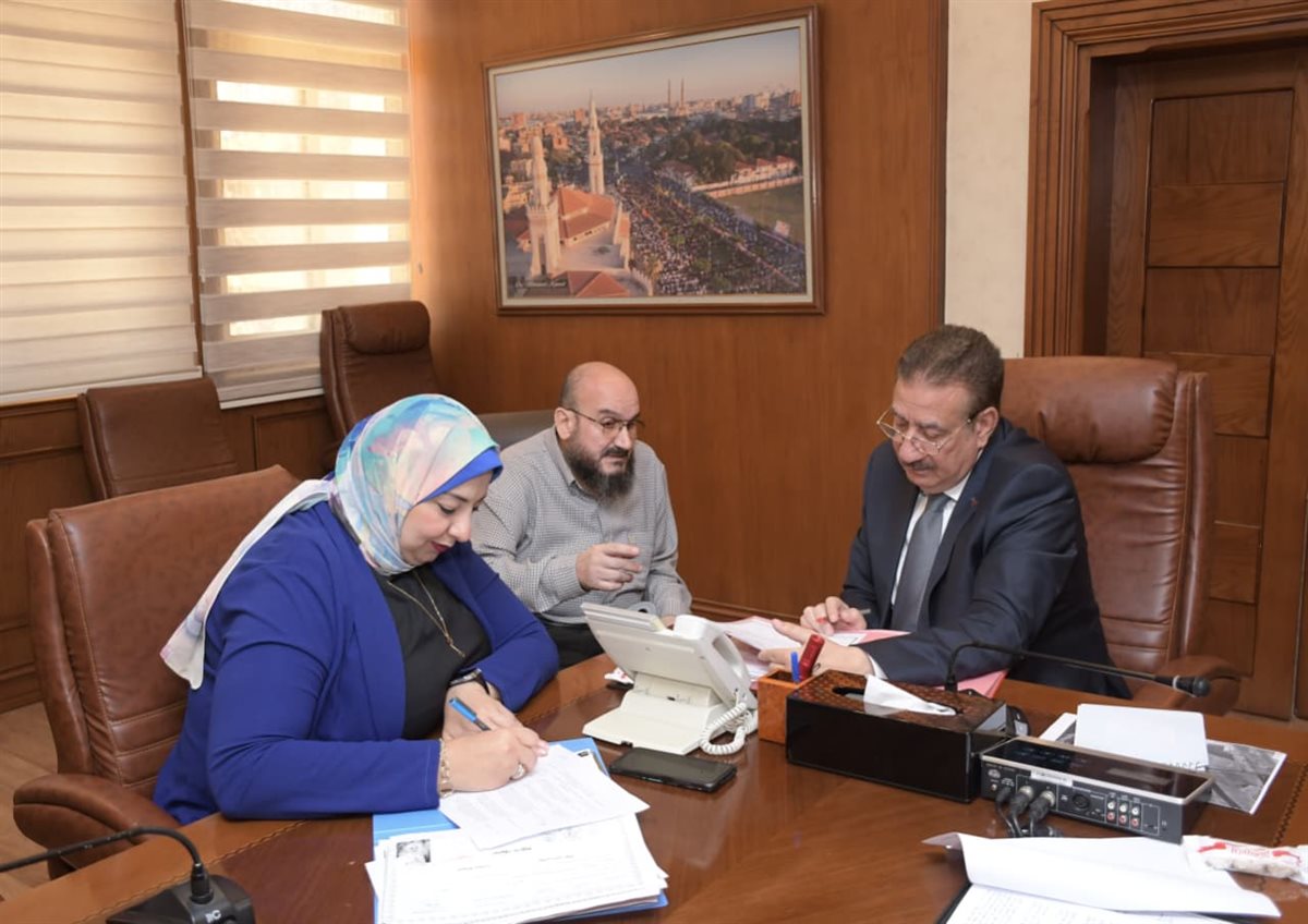 محافظ بورسعيد يلتقي المواطنين&nbsp;