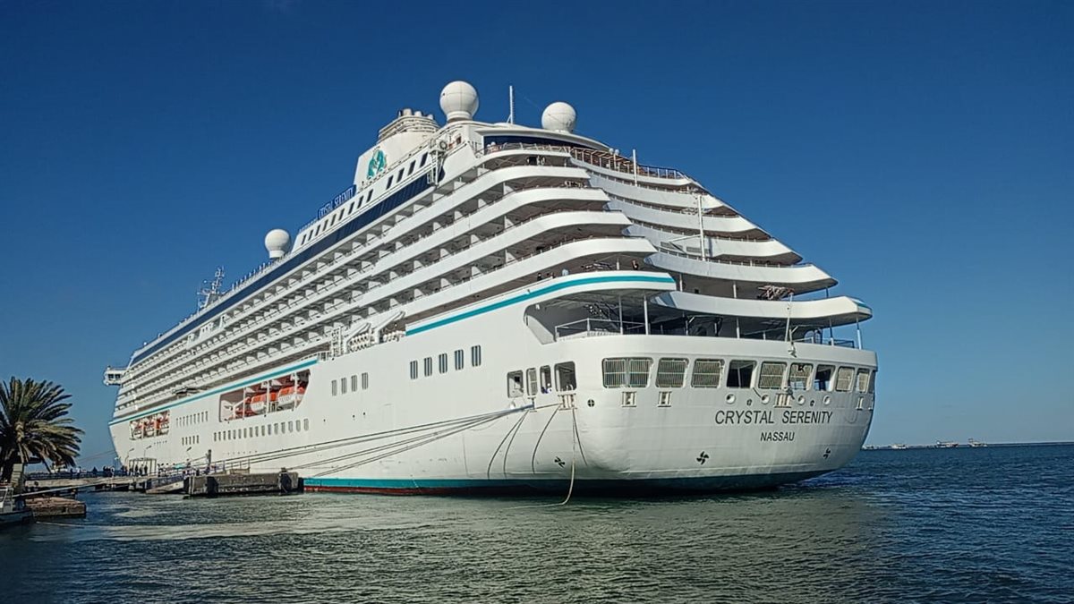 السفينة CRYSTAL SERENITY