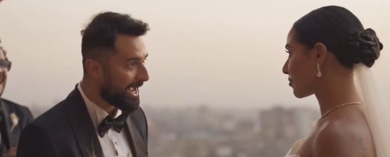 غناء مصطفى غريب ودنيا سامي وحودة بندق.. طرح أغنية في حاجة غلط من فيلم الكلام على إيه