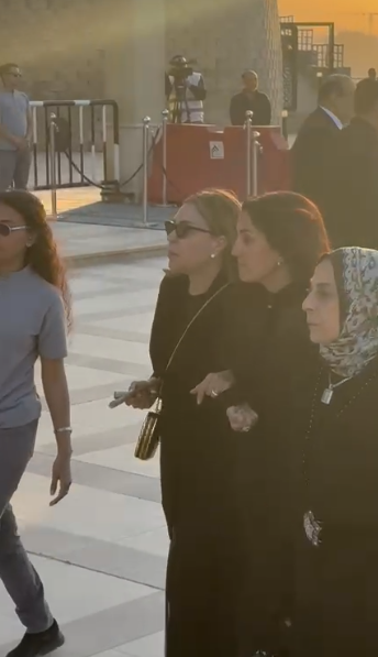 هاني مهنا وياسر جلال وهيفاء وهبي.. أبرز الحضور في عزاء الراحل هاني شاكر