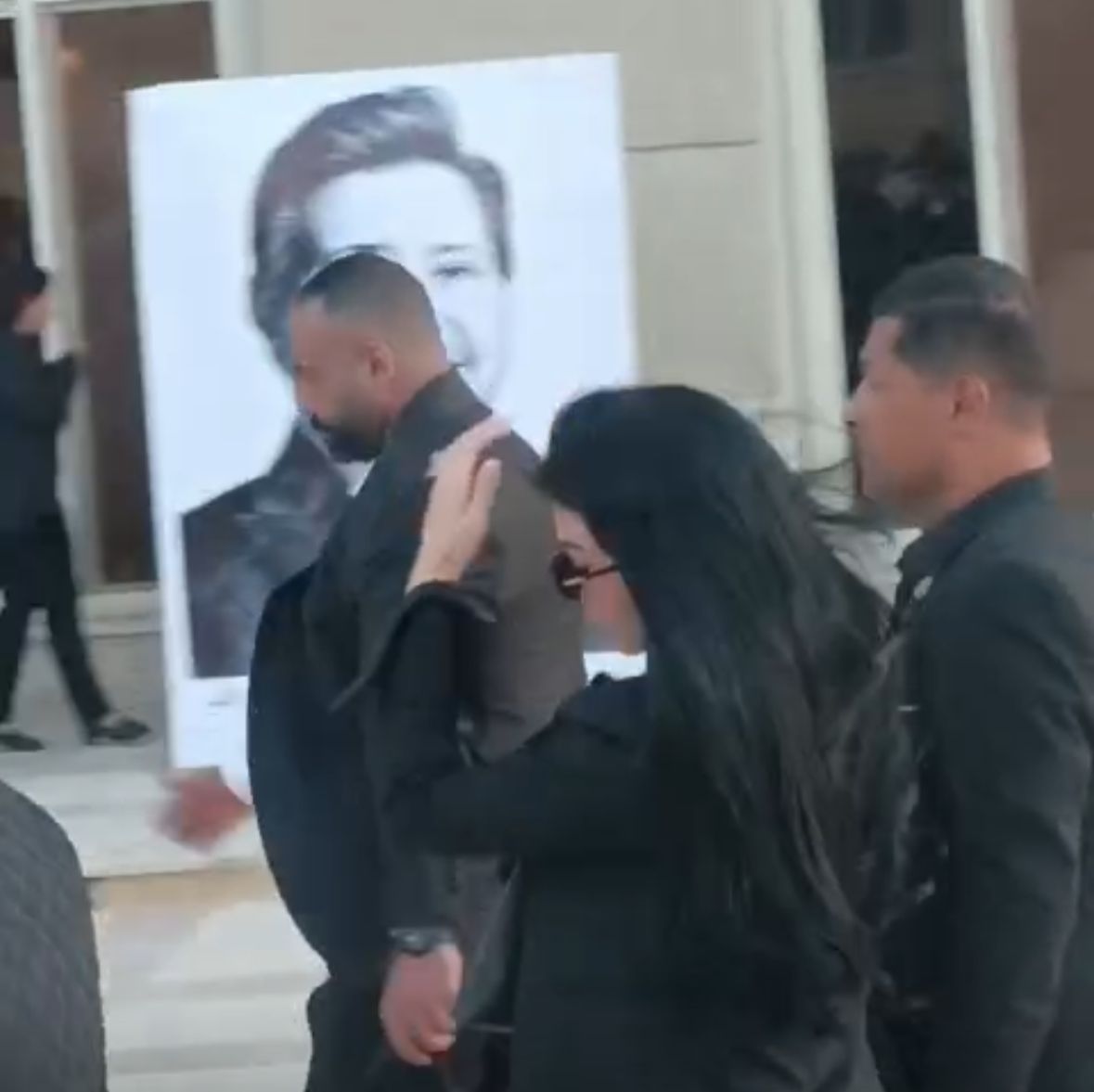 هاني مهنا وياسر جلال وهيفاء وهبي.. أبرز الحضور في عزاء الراحل هاني شاكر