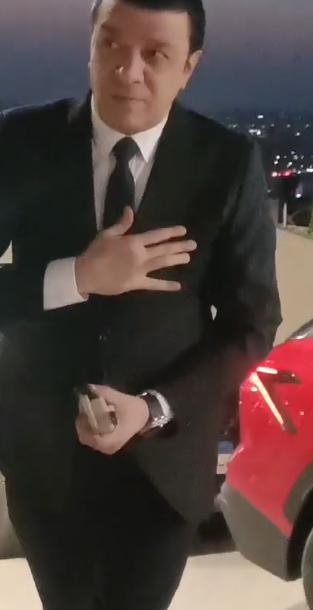محمد السعدي رئيس الشركة المتحدة ويسرا وكريم عبد العزيز يقدمون العزاء في هاني شاكر