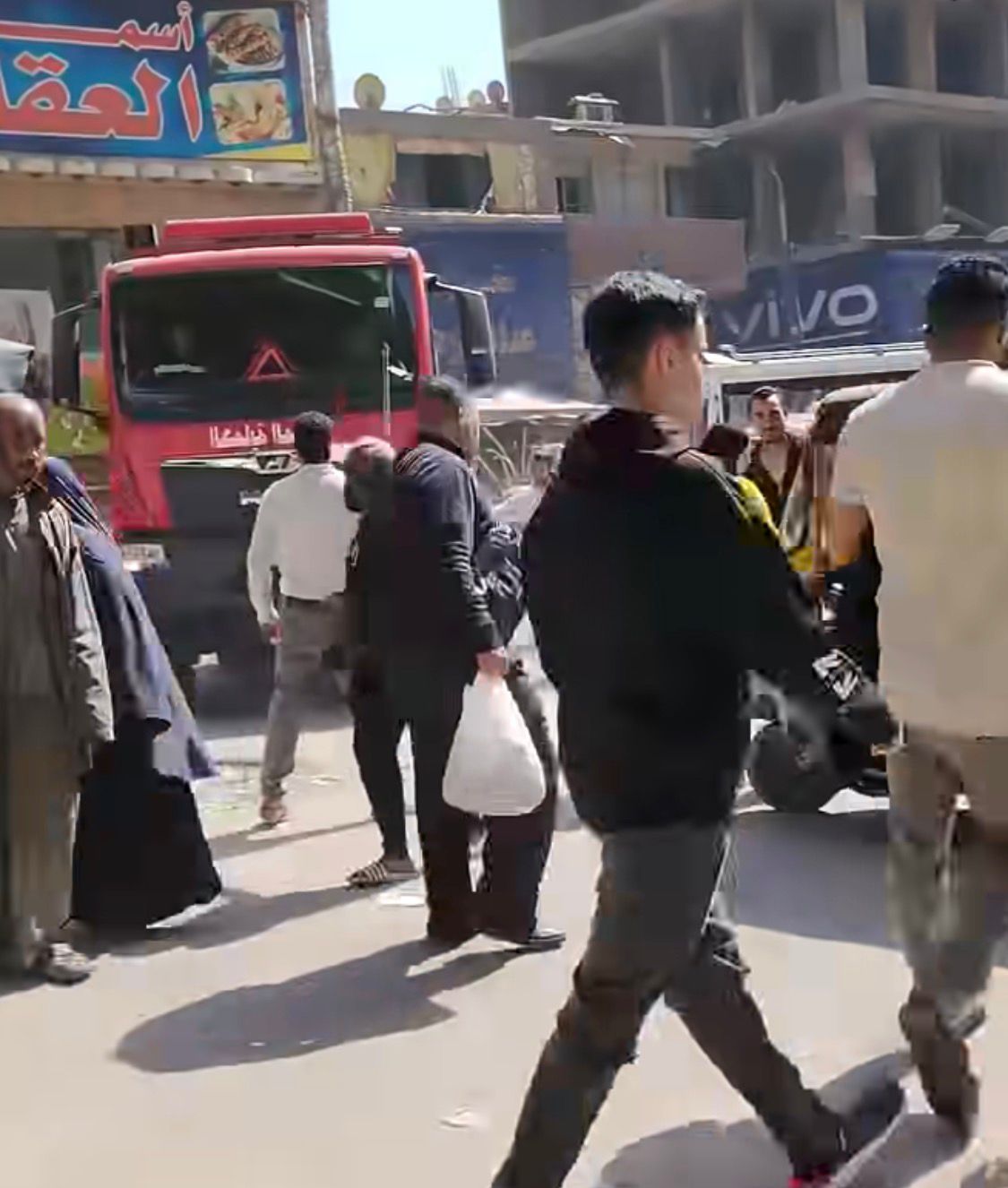 جانب من تعطل سيارات الإطفاء بسبب الإشغالات بشارع ناهيا