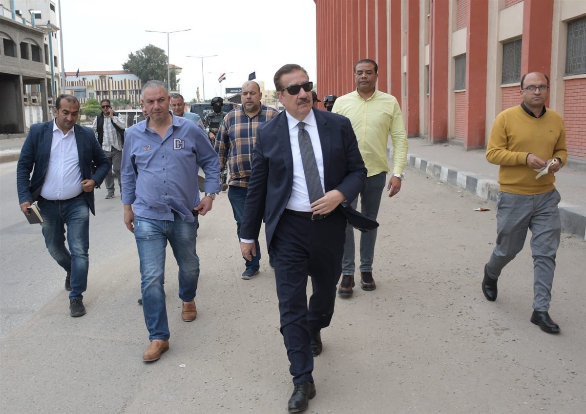 جولة محافظ بورسعيد بمساكن المطحن