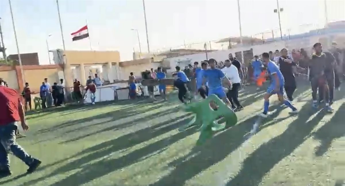 الاعتداء على اللاعبين&nbsp;