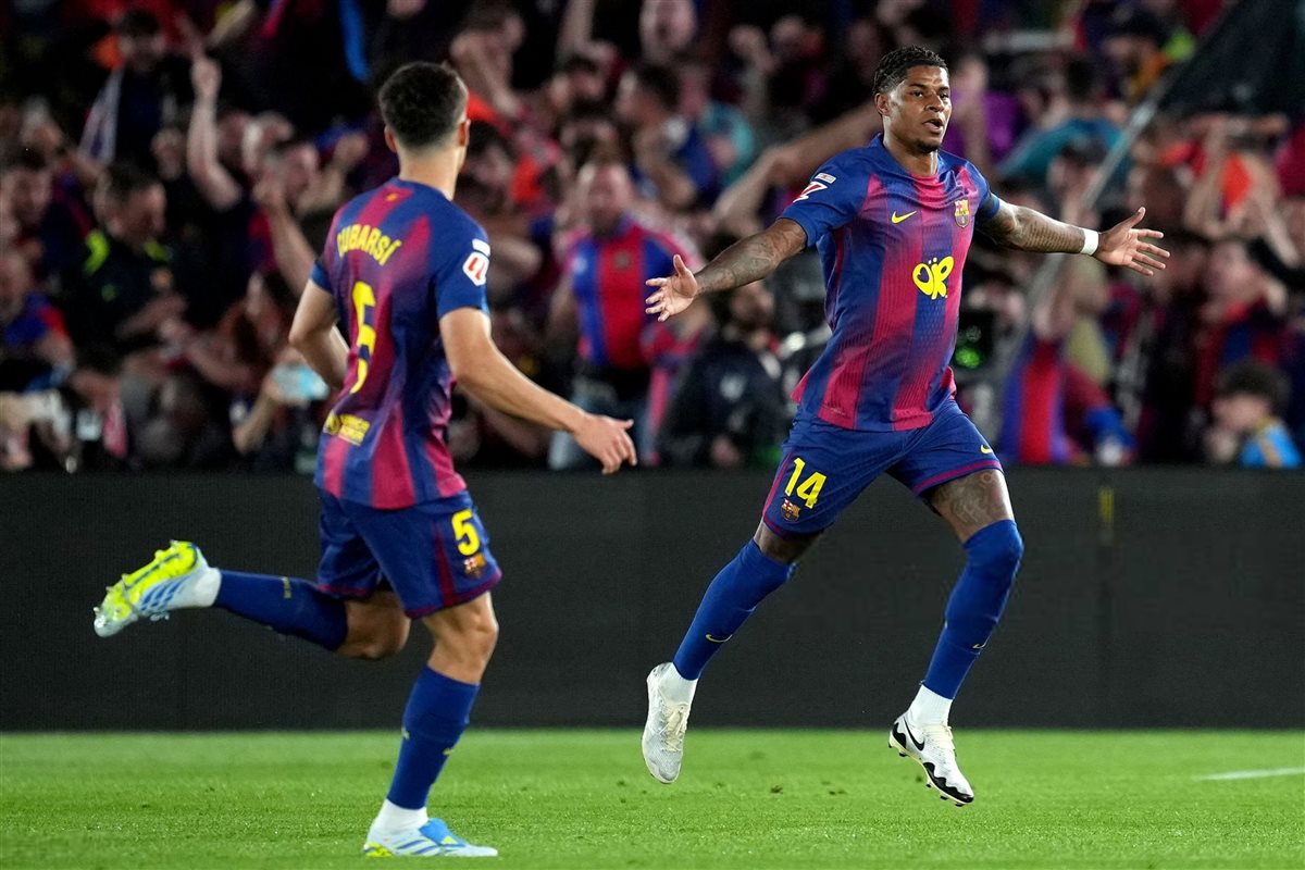 مباراة الكلاسيكو بين ريال مدريد وبرشلونة في الجولة 35 لمسابقة الدوري الإسباني
