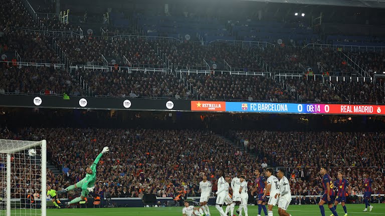 <strong>مباراة ريال مدريد وبرشلونة في الدوري الإسباني</strong>