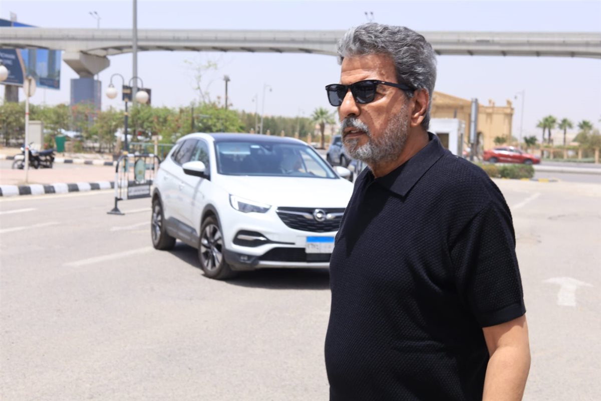 منهم سلوى محمد علي وإيهاب فهمي.. توافد النجوم على جنازة عبد الرحمن أبو زهرة بمسجد الشرطة