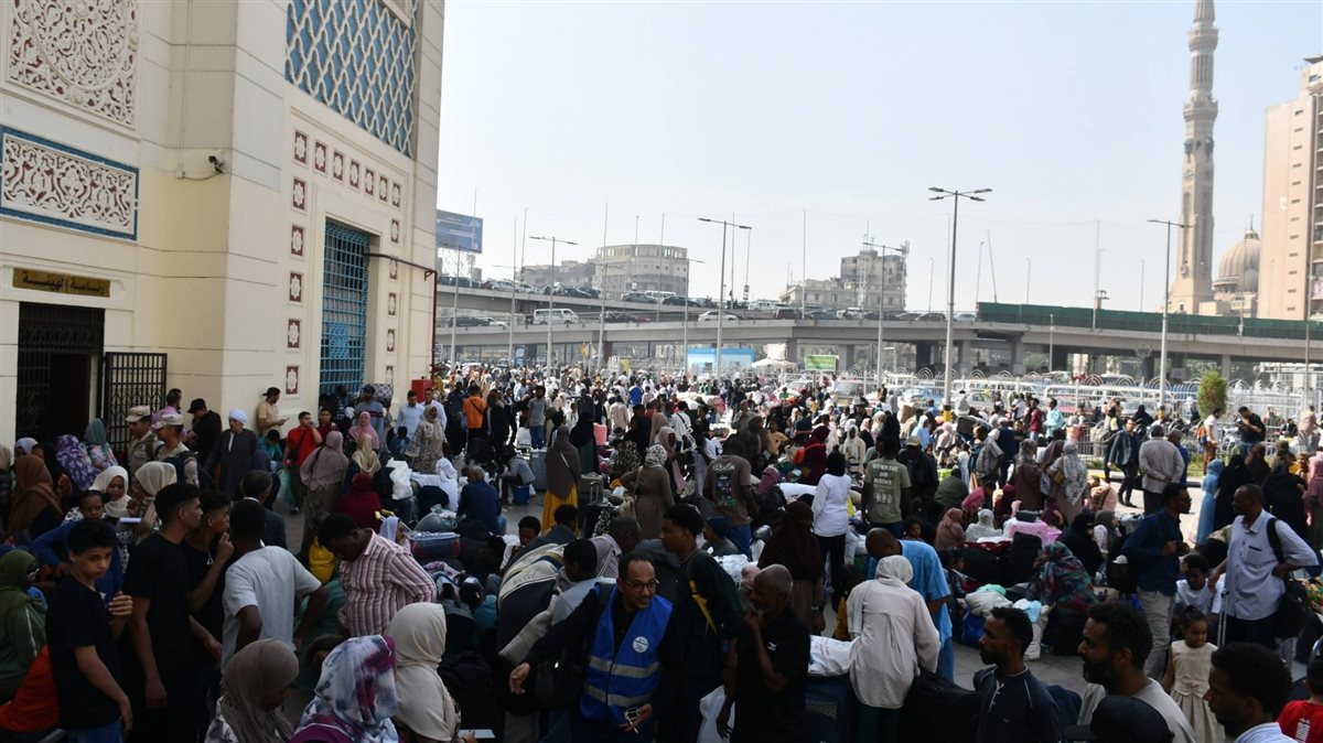 رحلة جديدة لنقل السودانيين إلى أسوان
