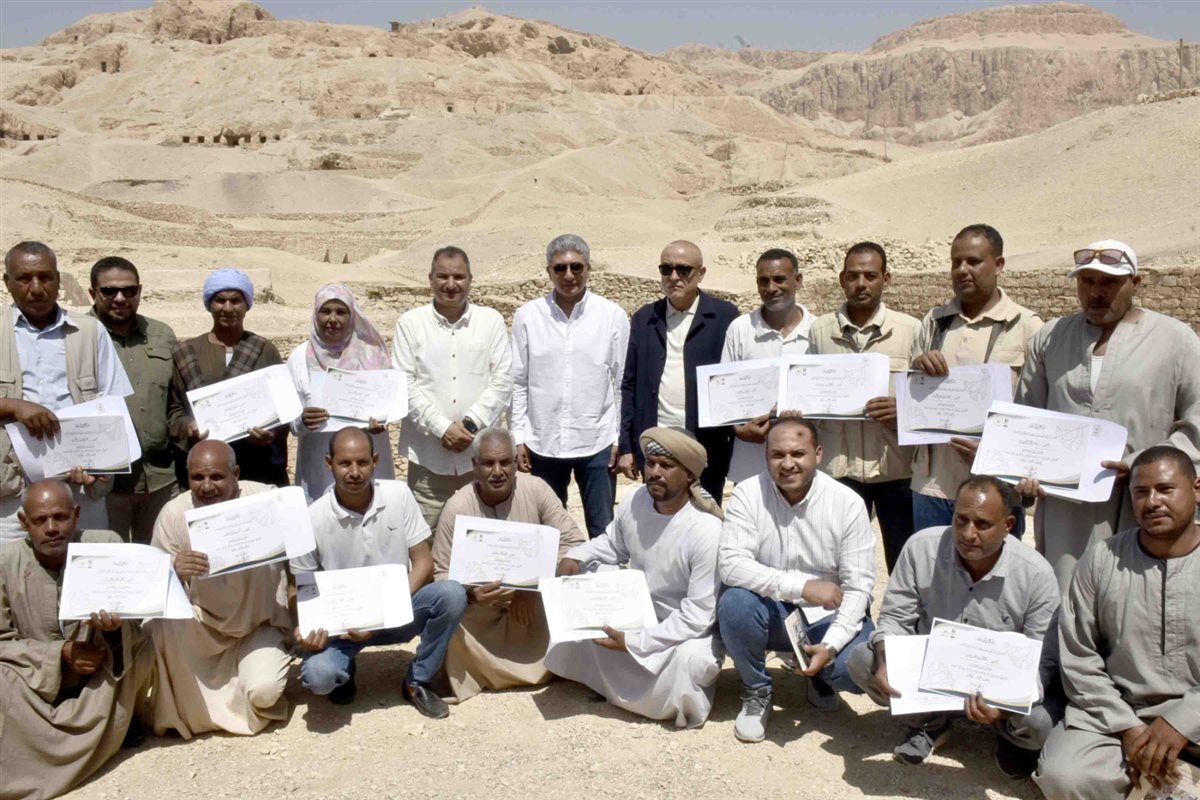 افتتاح مقابر اثرية بالأقصر