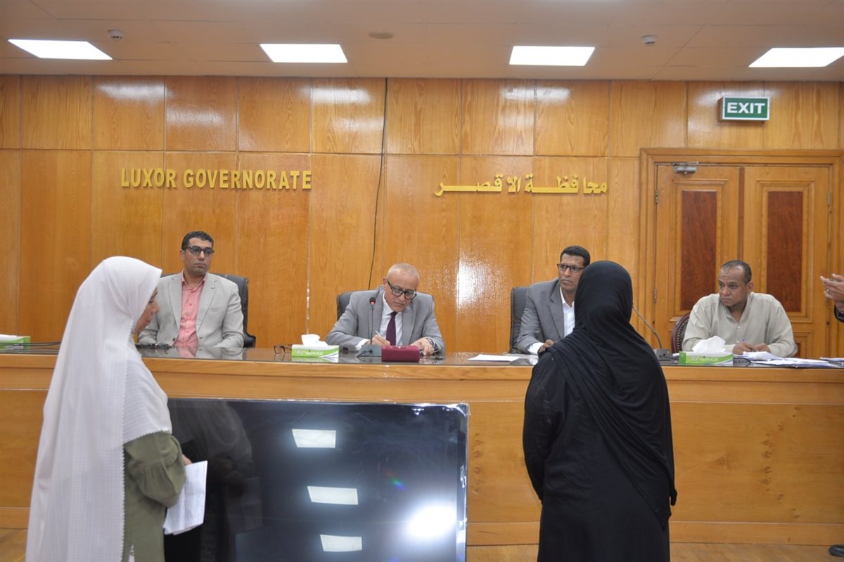 محافظ الأقصر يبحث مشكلات المواطنين باليوم المفتوح&nbsp;