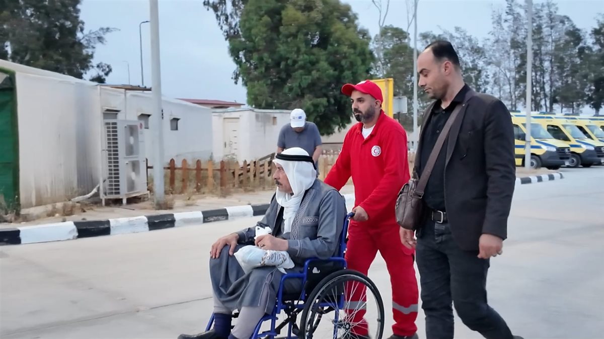 الهلال الأحمر المصري يستقبل دفعة جديدة من مصابي غزة&nbsp;