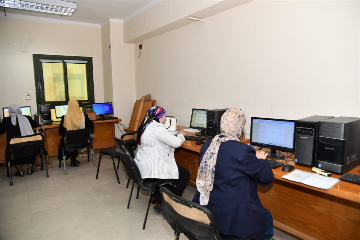 محافظ الفيوم يتفقد أعمال اختبارات المتقدمين