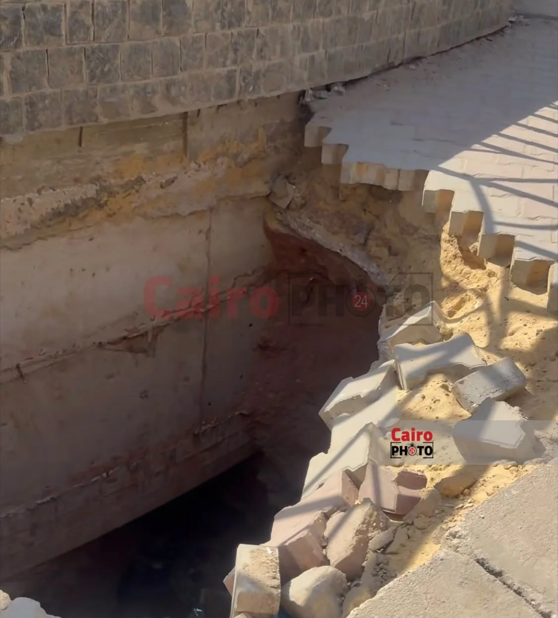 هبوط أرضي بممشى المريوطية السياحي