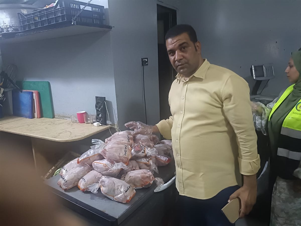 ضبط سلع منتهية الصلاحية في إسنا&nbsp;