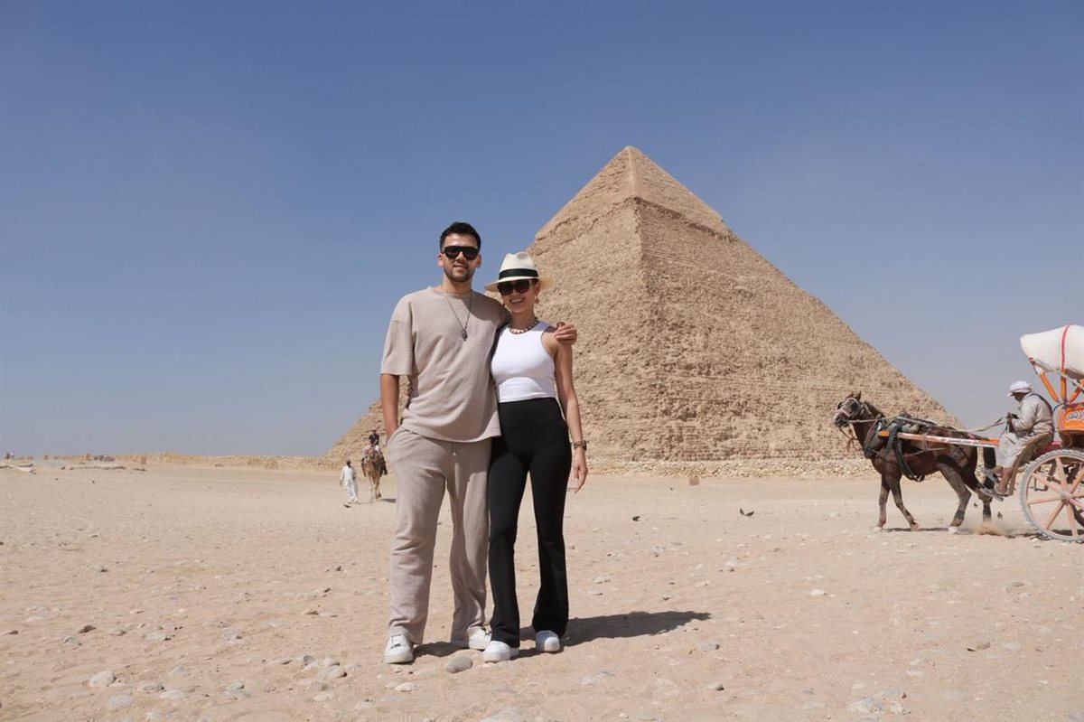 نجوم هوليوود في زيارة لأهرامات الجيزة