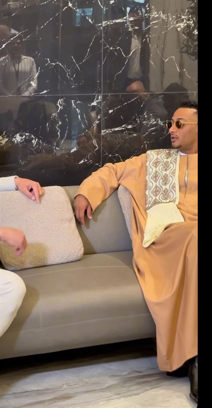 محمد رمضان يظهر بجلباب صعيدي &nbsp;قبل حضوره عرض فيلم أسد في العراق ويٌعلق: العيد الرسمي