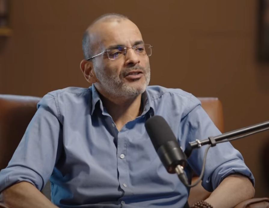 أيمن بهجت قمر
