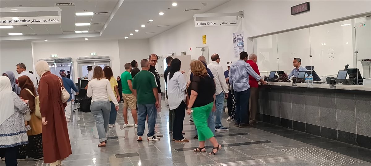 إقبال كبير من المواطنين على استقلال مونوريل شرق النيل