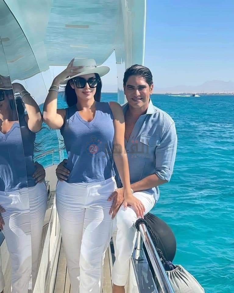 الفنانة 