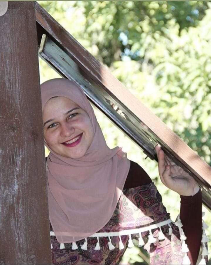 الراحلة الدكتوة مي الخولي