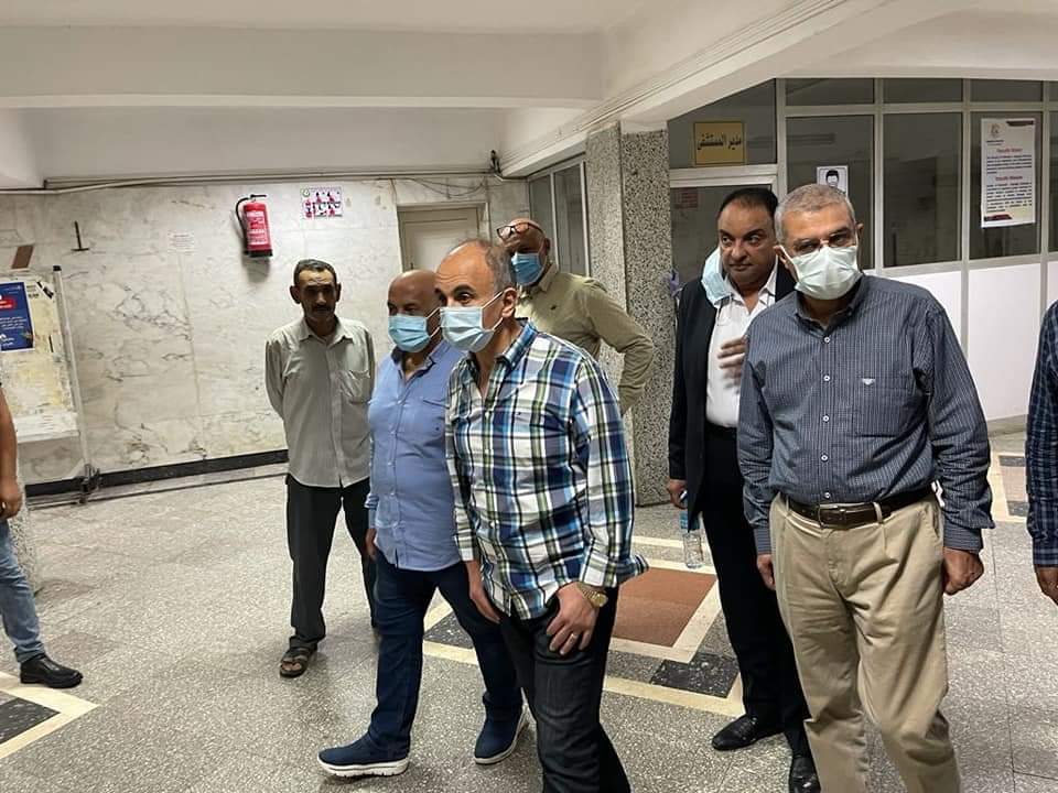 رئيس جامعة الزقازيق يتفقد مبنى الباطنة 02