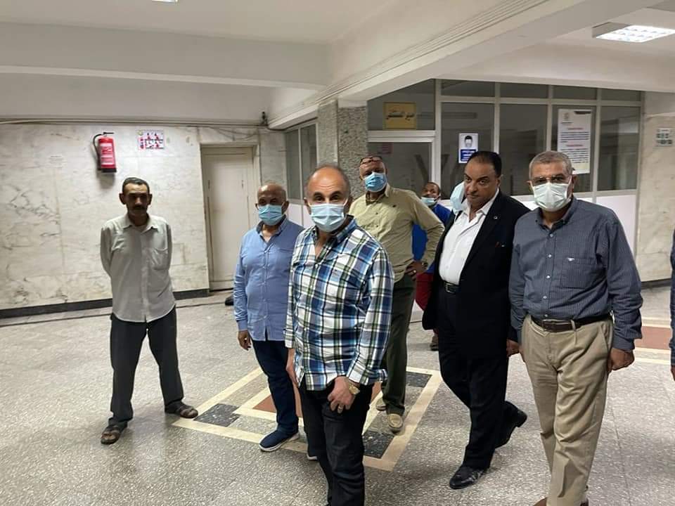 رئيس جامعة الزقازيق يتفقد مبنى الباطنة 03