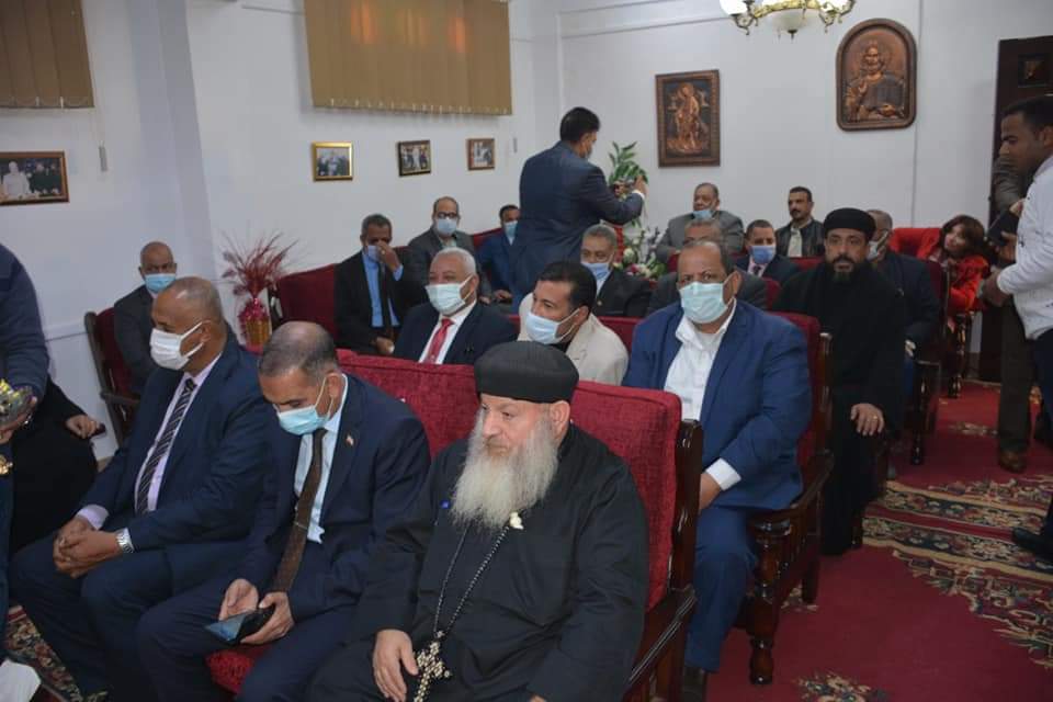 محافظ الوادي الجديد يهنئ الاقباط بعيد الميلاد المجيد (2)