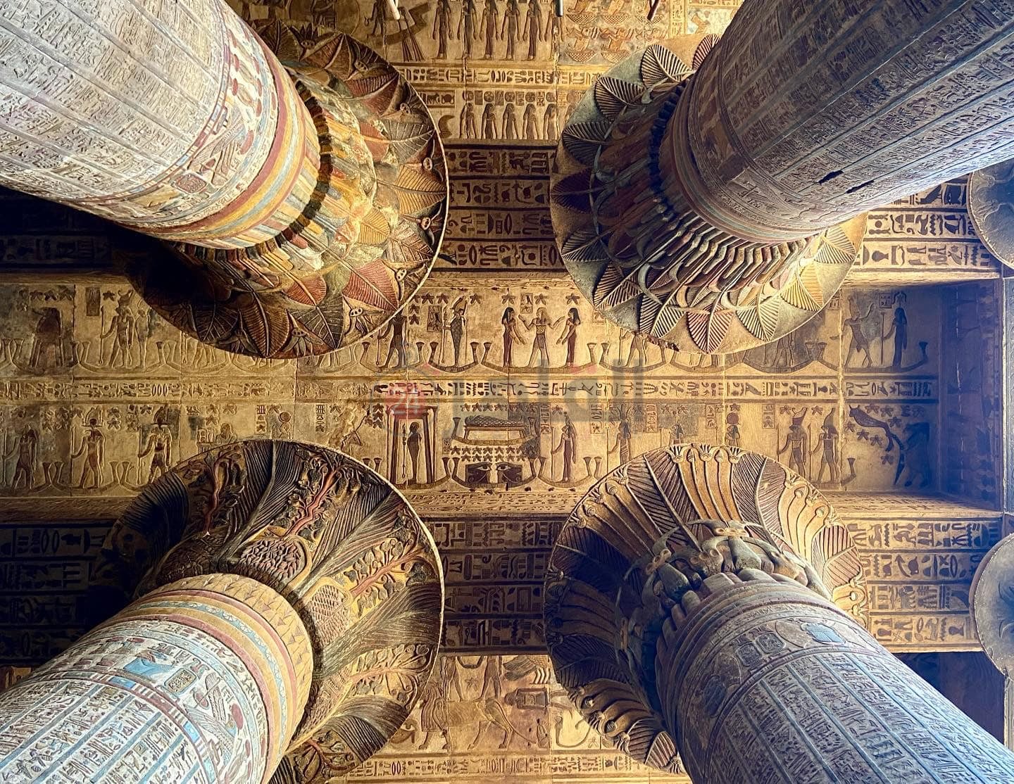 معبد إسنا 4