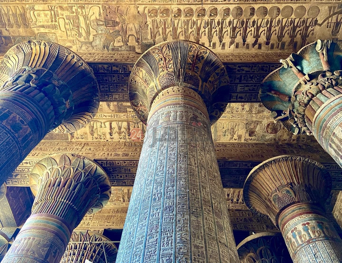 معبد إسنا 6