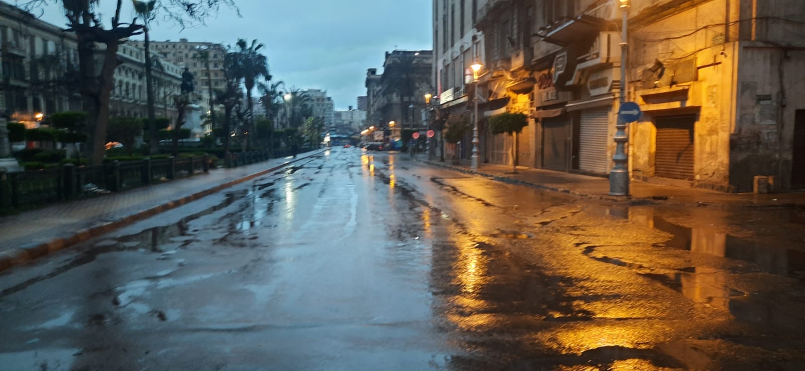 محافظ الإسكندرية يتابع تصريف مياه الأمطار 