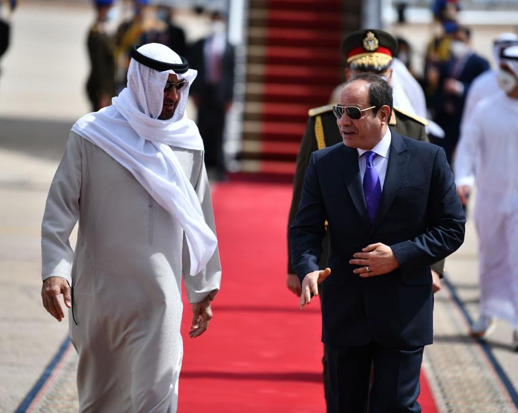 السيسي يستقبل ولي عهد أبو ظبي (1)