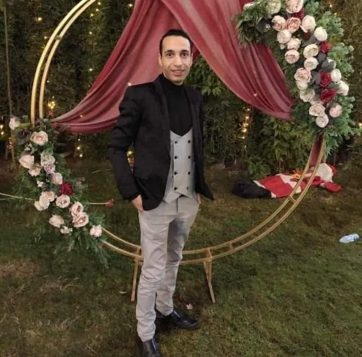 الراحل أحمد حسين