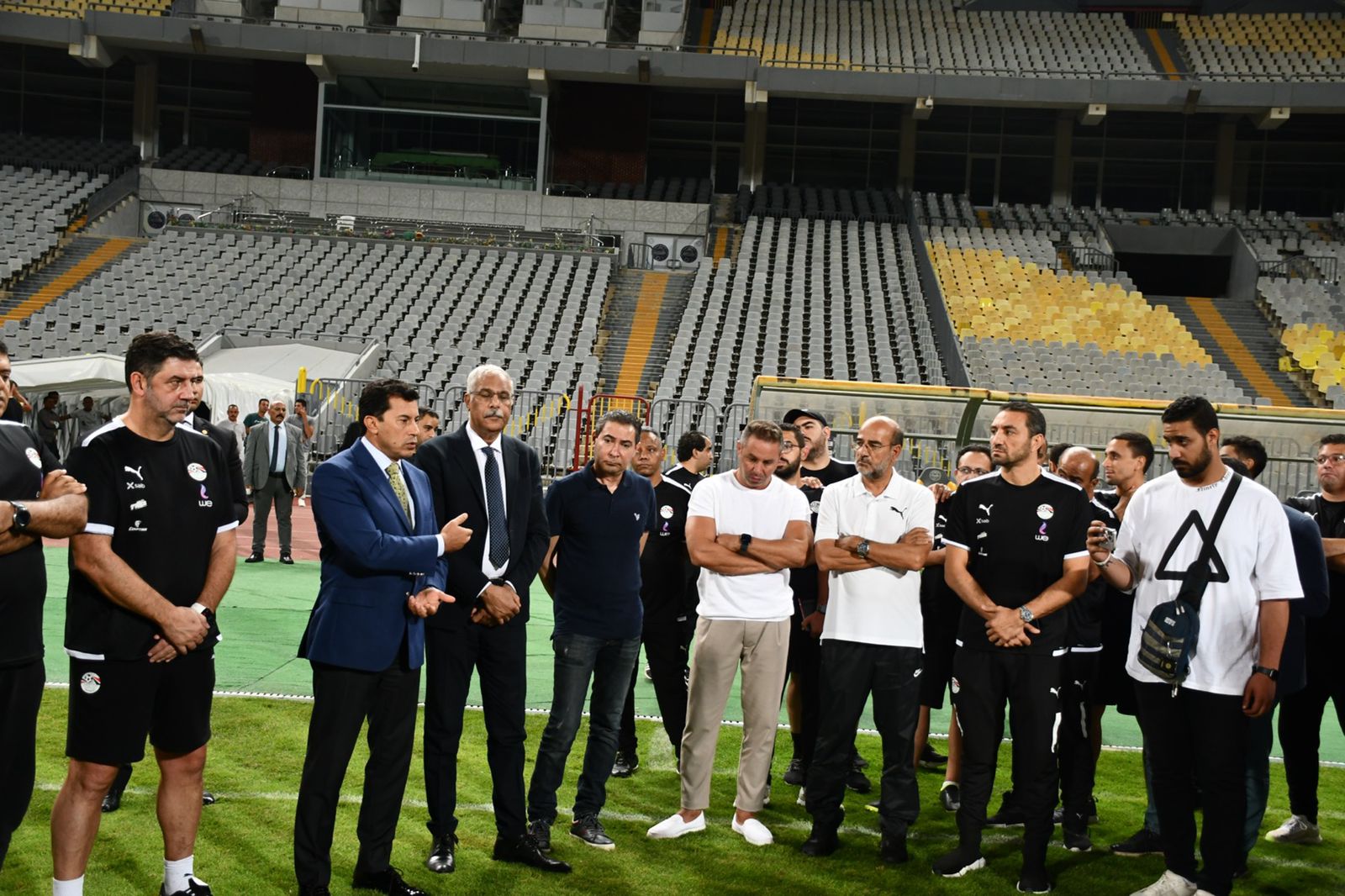 وزير الشباب والرياضة يزور منتخب مصر (13)